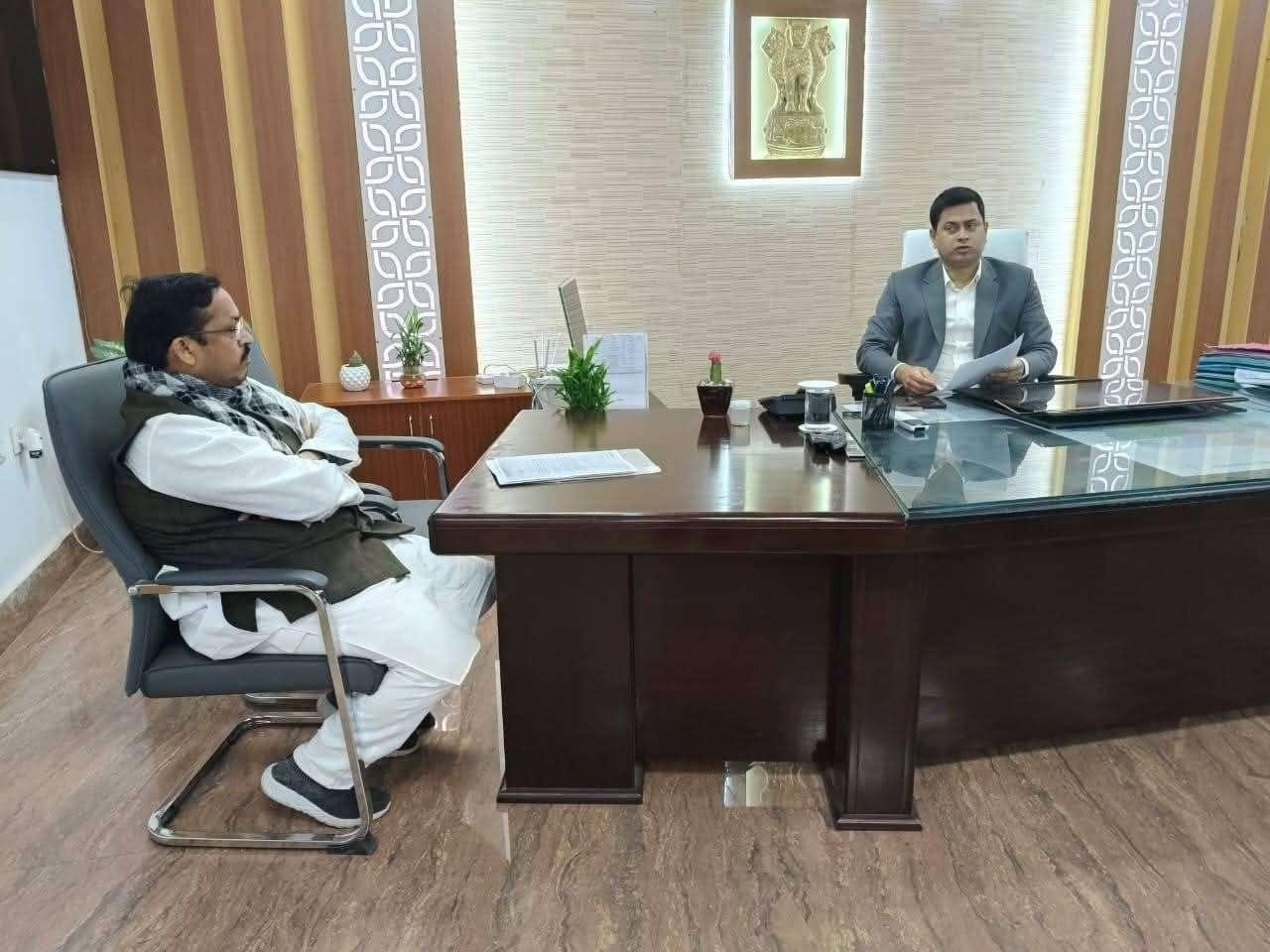 रामनगर को मिली ऐतिहासिक सौगात: नीलकंठ नर्मदेश्वर महादेव मंदिर सौंदर्यीकरण और वार्ड-1 रोड निर्माण कार्य शुरू